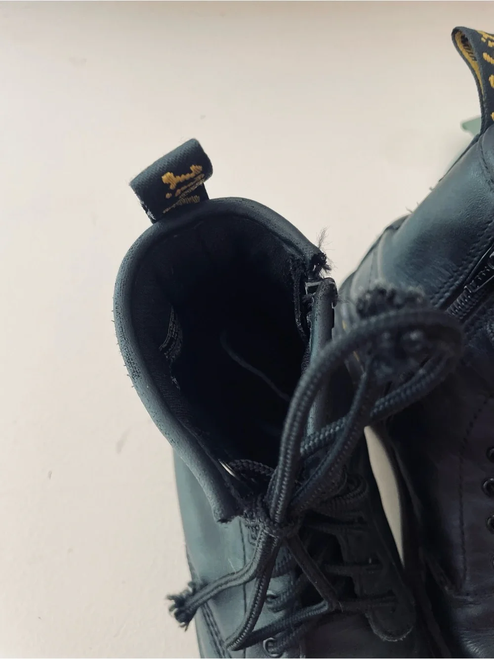 Dr. Martens Doc 8 Eye Juniors Combat Boots